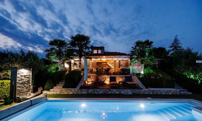 Serres Villa | Hacienda Verde