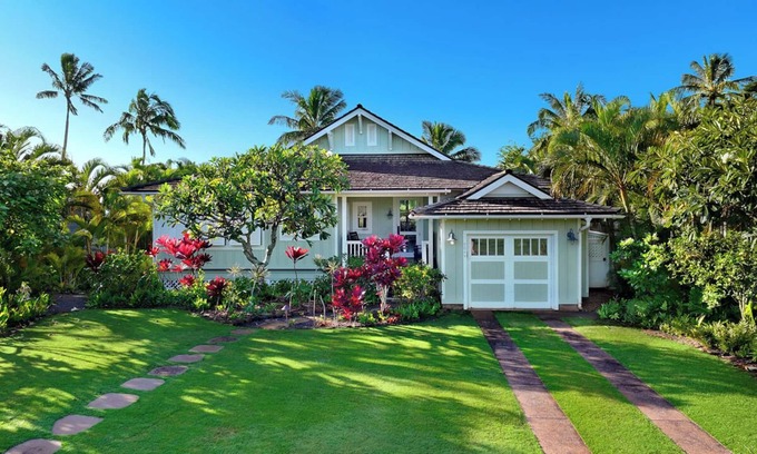 Poipu Casa | Hale Milo: Charming Garden Cottage in Sunny Poipu!
