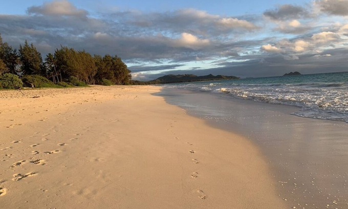 Waimanalo Casa | Half block to Waimanalo Beach, cute 3-br bungalow