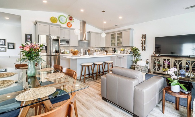 Half Moon Bay Casa | Half Moon Bay Vacation Rental: 1 Mile to Beach!