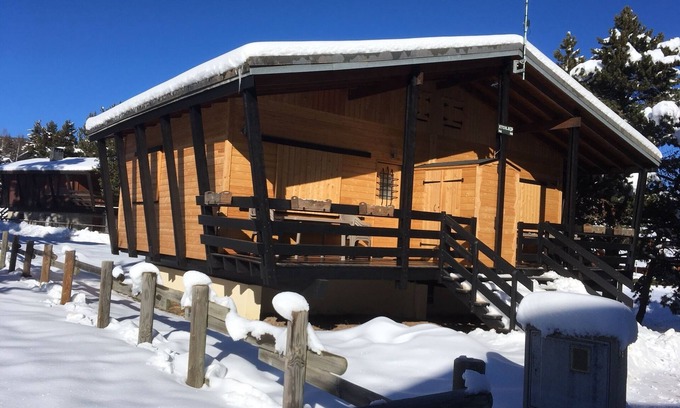 Pyrenees 2000 Chalet De Esquí | Half wooden CHALET in a clearing in Pyrenees 2000