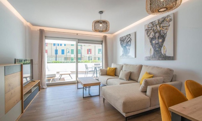 Sotogrande Apartamento | Halo - Deluxe Apartment With Terrace Steps From The Beach