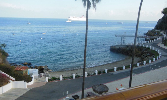 Avalon Villa | HamCove BestBldg Best ViewWIFI / FRENTE AL MAR / 2018 GOLFCART, televisores SMART
