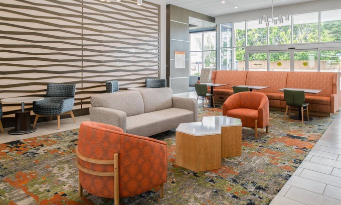 NoHo Arts District Hotel | Hampton Inn by Hilton North Hollywood