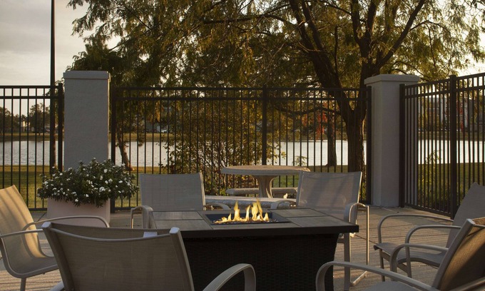 Evansville Hotel | Hampton Inn Evansville