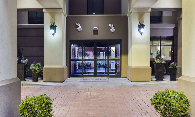 Flemington Hotel | Hampton Inn Hinesville