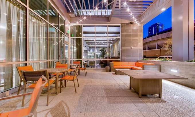 Downtown Fort Worth Hotel | Hampton Inn & Suites Fort Worth Downtown