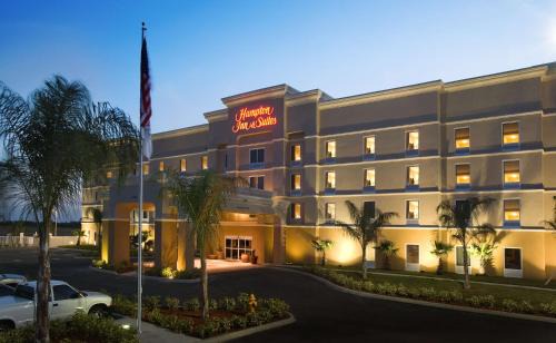 Lake Wales Hotel | Hampton Inn & Suites Lake Wales