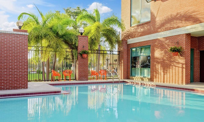 Historic Ybor Hotel | Hampton Inn & Suites Tampa/Ybor City/Downtown