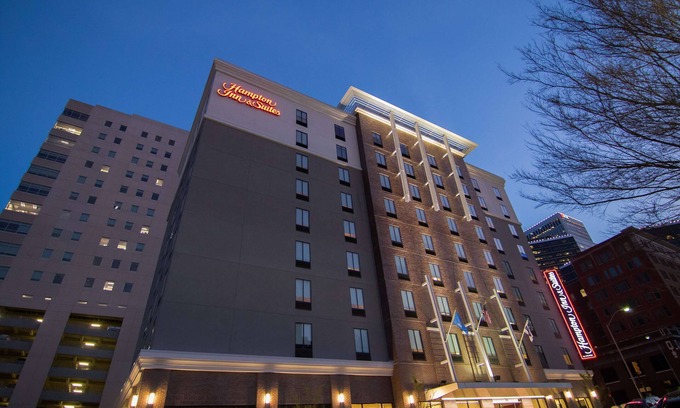 Downtown Tulsa Hotel | Hampton Inn & Suites Tulsa Downtown
