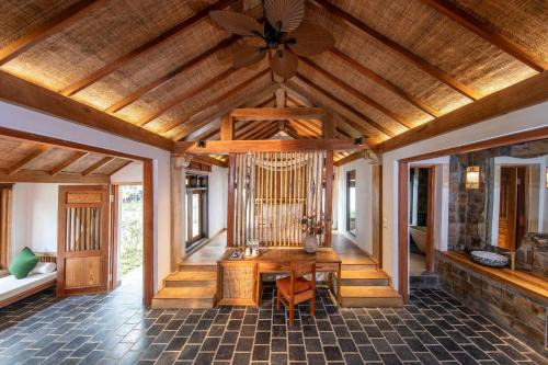 Hoa Lu Hotel | Hang Mua Ecolodge