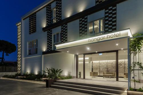 Teverola Hotel | Hangar Hotel
