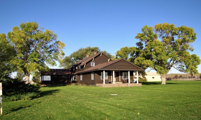 Lincoln County Casa | Hanging H Lodge in Sutherland, NE