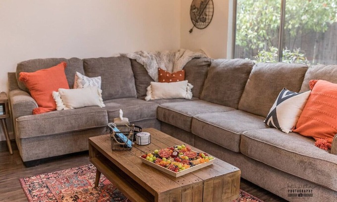 North Hilltop Apartamento | Relax and Unwind 4BR Hot Tub All You Need
