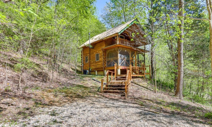 Taswell Cabina | Hansel & Gretel Cabin at White Oaks Cabins