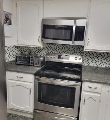 St. Vital Apartamento | Happy night stay room