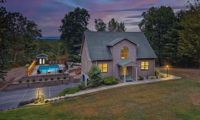 Cocolamus Casa | Happy Trails House