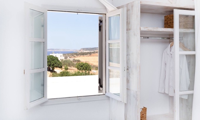 Schinoussa Town Casa | Harama Hotel-Twin room with balcony and sea view