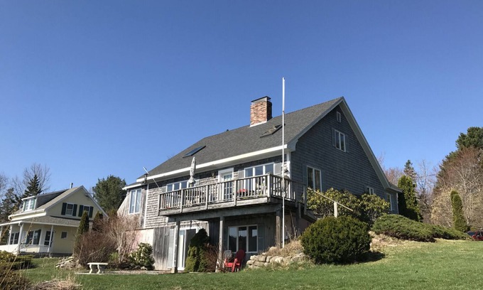 Round Pond Casa | Harbor Edge: Shorefront home in Round Pond with spectacular ocean views & access