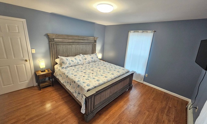 Ellsworth Casa | Harbor ViewCharming 3-bedroom house in delightful Acadia Area AC, WiFi