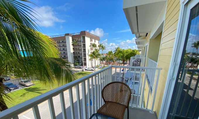 Fort Myers Beach Condominio | Harbour House at the Inn Unit 302 by Coastal Vacation Properties