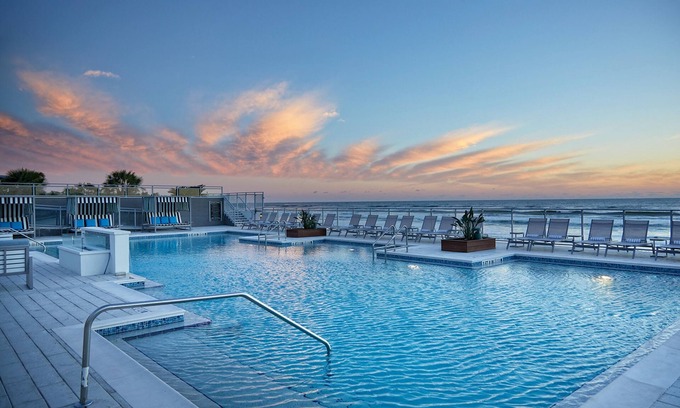 East Daytona Hotel | Hard Rock Hotel Daytona Beach