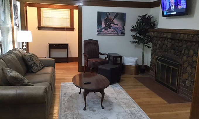 Racine Casa | ¡Piedra dura! Graduado naval de los Grandes Lagos - 15 plazas