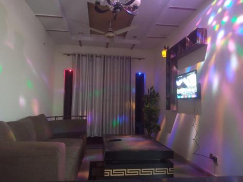 Lahore Apartamento | Harmain Studio