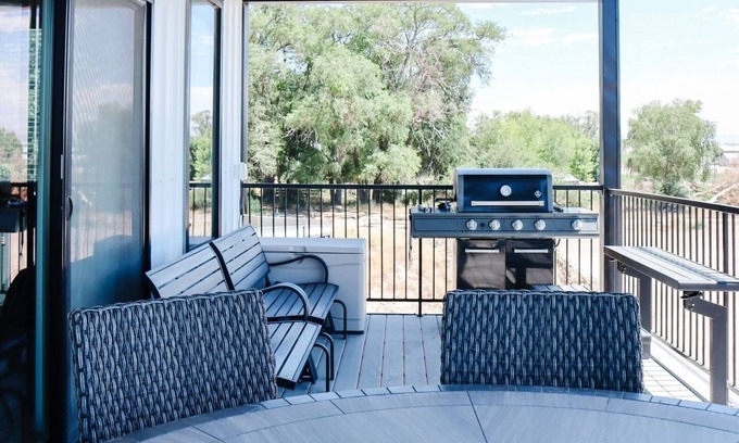 Burley Casa | Harris Barn
