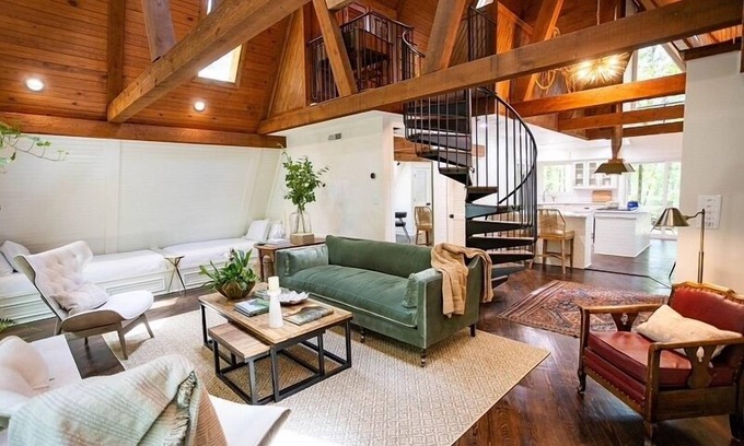 Oxford Casa | Hart A-Frame❤️Luxury Treehouse Cottage in the Woods, 1.5 Miles to Oxford Square!