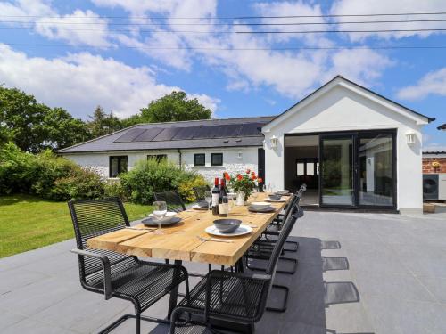Axminster Casa | Hartgrove Farm Bungalows