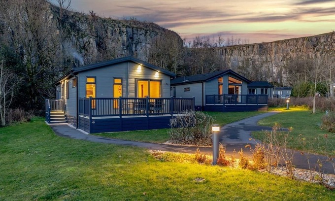 Newton Grange Cabaña | Hartington Treehouses