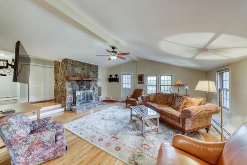 Stowe Casa | Harvest Carriage House