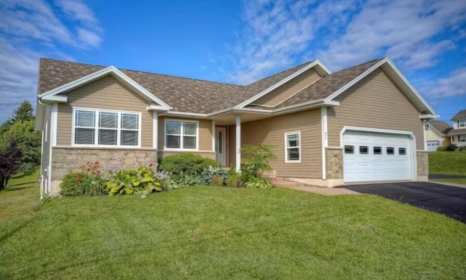 Stratford Casa | Harvest Haven close to Kinlock Beach and Golf, Harvest Haven - Spacious Home close to Golf and Downt...