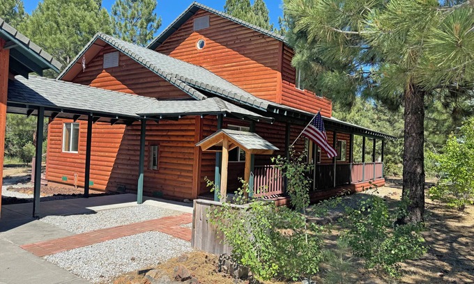 Shasta County Cabina | Hat Creek Cabin in Old Station, near fishing, hiking, Lassen, & Burney w/ 3 bdms