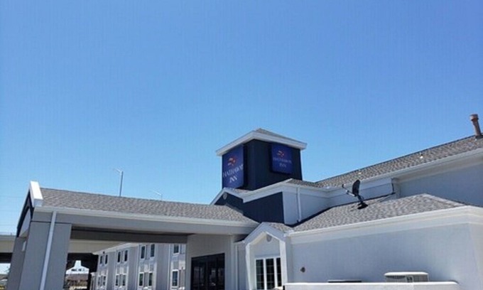 Thomas Drive Hotel | Hathaway Inn