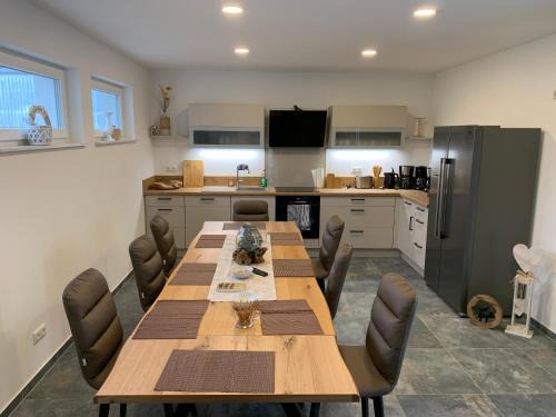 Geestgottberg Apartamento | Haus Benz für 8 Personen - 4 Zimmer m. Dusche Vollausstattung 1km v. Wittenberge Baustelle A14 Parkplätze Grill Gemeinschaftsküche