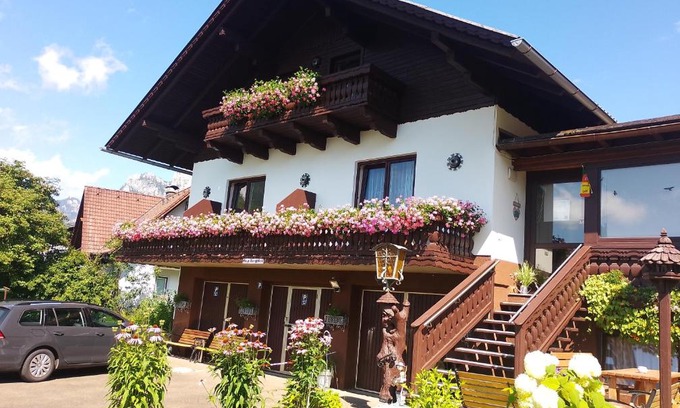 Tragoß-Sankt Katharein Cama Y Desayuno | Haus Bergblick am Grünen See