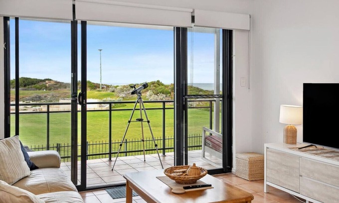 Ledge Point Apartamento | Blue Sky Escapes Seaview Apartment