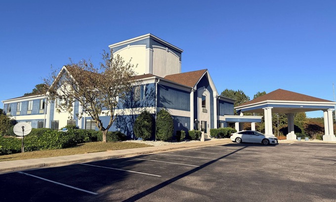 Louisburg Hotel | Haven Inn & Suites