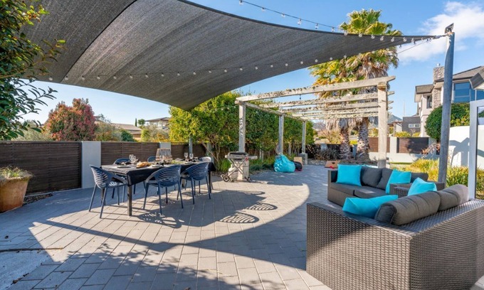 Waipahihi Casa | Haven @ the Heights - Taupo