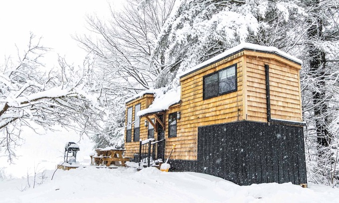 Johnson Casa | Haven Tiny House w/hot tub on river near Stowe