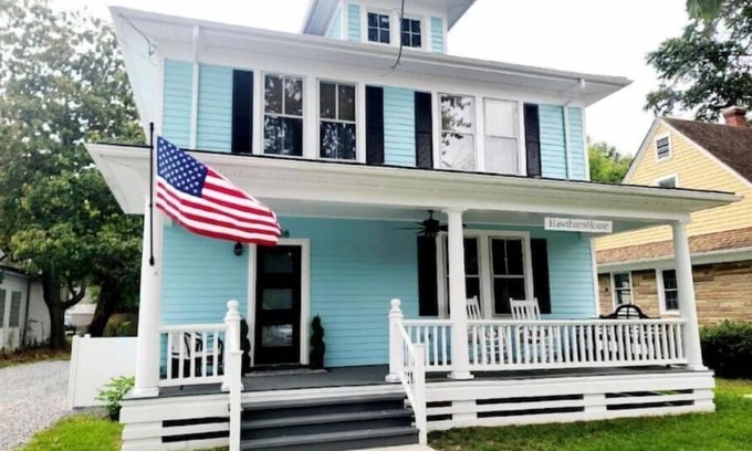 Colonial Beach Casa | Hawthorn House Remodeled 3BR Walk to Town!