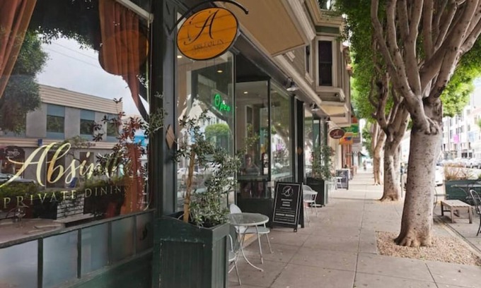 Civic Center Apartamento | Hayes Valley 1 BR with Private Deck - San Francisco Life Real Estate