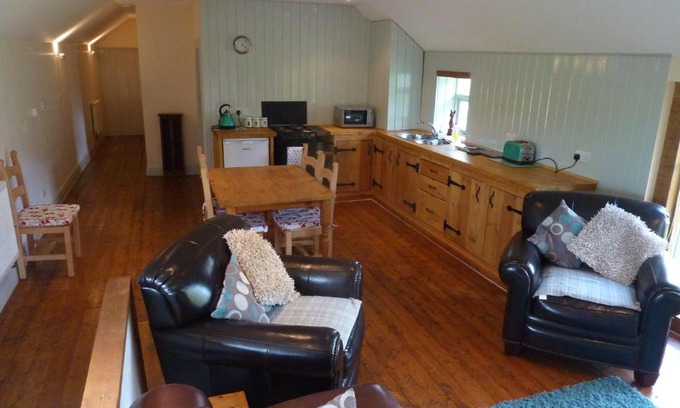 Longnor Casa | Hazel Barrow Farm Cottage
