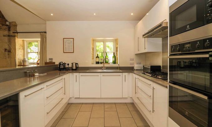 Brimpsfield Cabaña | Hazel Manor Wing