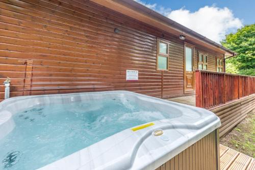 Narberth Casa | HB Hornbeam Lodge 05