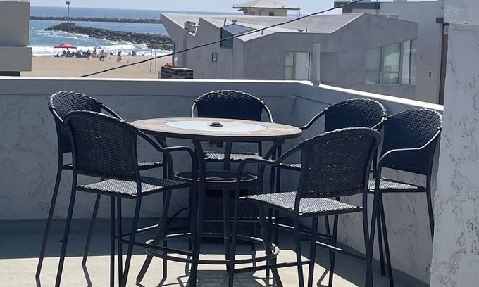 Hollywood Casa | Hear the Surf from the Rooftop deck! 3Bed/2Bath