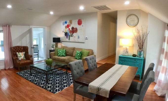 Saratoga Springs Apartamento | Heart of Saratoga: Walk to Broadway, recientemente remodelado