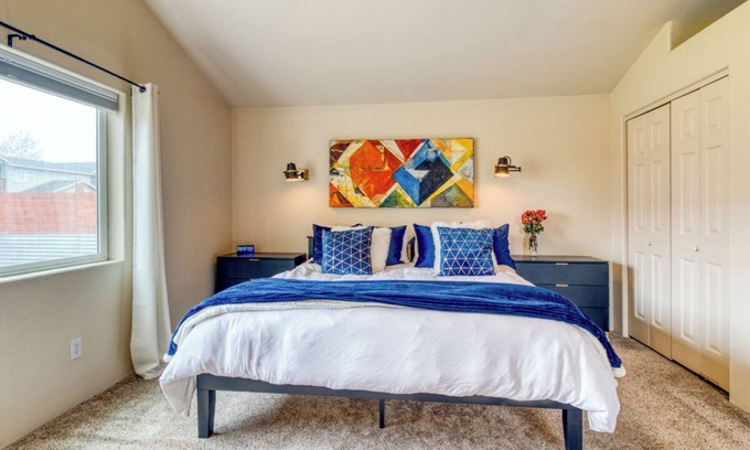 Sisters Casa | Heart of Sisters Suite